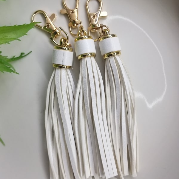 WHITE FAUX LEATHER Tassel Keychain// Purse tassel keyring; sustainable eco gifts for her; women handbag accessories; mother's day gifts