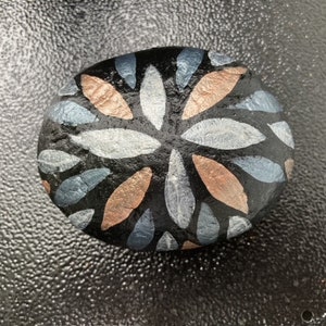 Metallic Patterned Rock