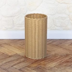 1:12 maßstabgetreues Puppenhaus Korb aus Korbgeflecht Rattan Effekt rund hoch 2 Farben 3D gedruckt vom Künstler mit PLA Plastik