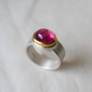 Anillo de turmalina rosa en plata y oro 900, hecho a mano, único