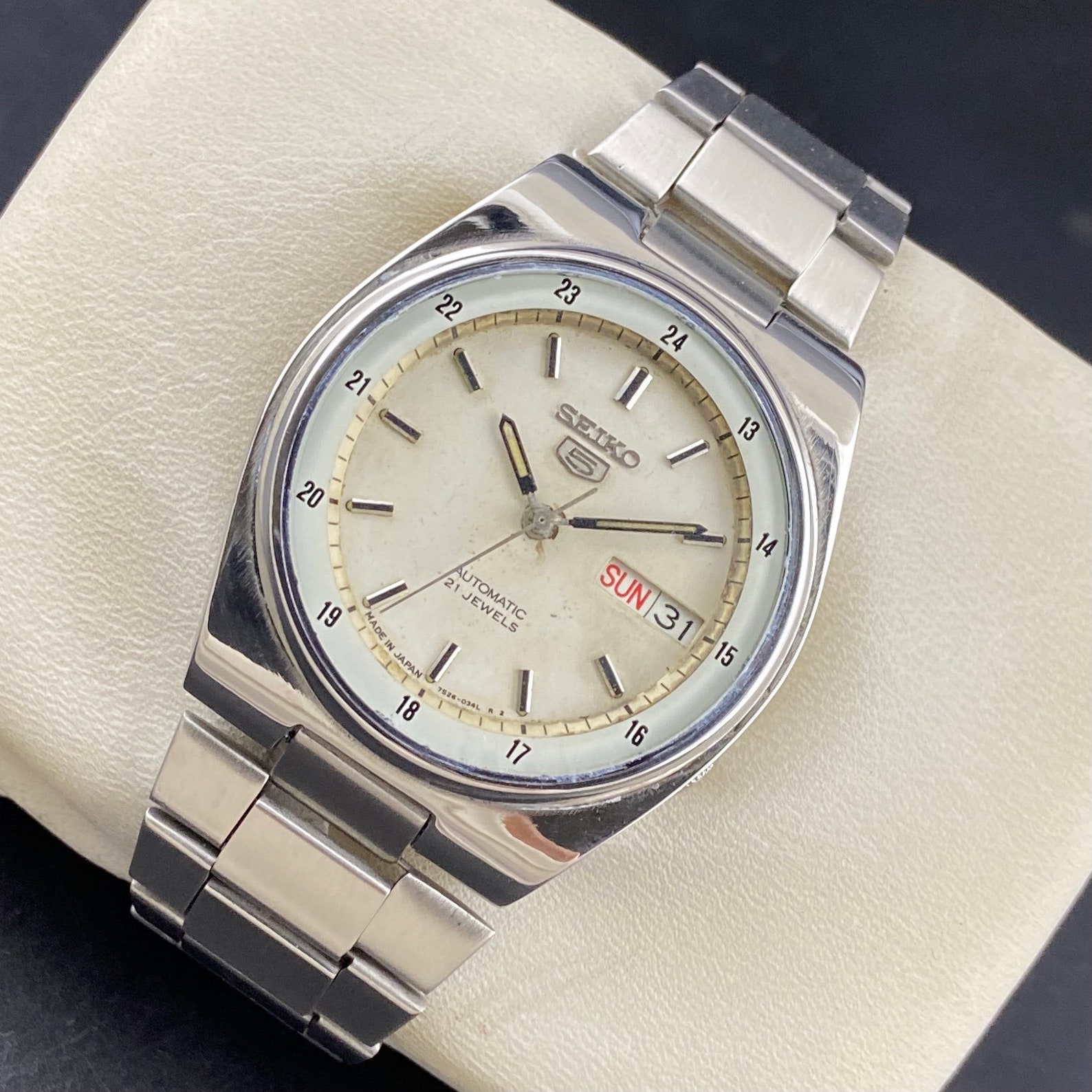 seiko 5 railway time