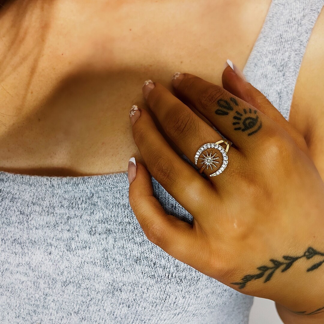 Adjustable Moon and Star Chain Ring