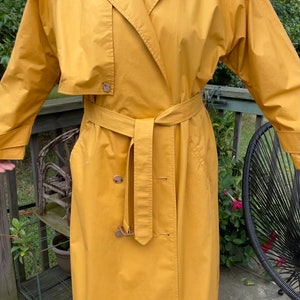 Anne Klein Regenmantel, Designer Trenchcoat, Vintage Senf Mantel