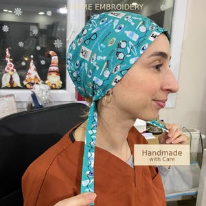 Personalisierte Augenpflege Scrub Cap mit Namen Stickerei, Augenärztin, chirurgische Kappe, Optometrist Kappe, medizinische Mütze aus Baumwolle, Krankenschwester Geschenk