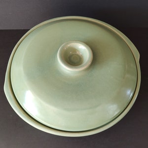 La Solana Vintage Mid Century Sage Aguacate Verde Cacerola con Tapa 9"