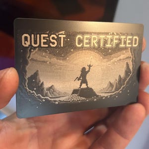 Regalos de metal para jugadores de rol con certificación Quest, de aluminio anodizado y grabado a láser, para guardar tarjetas de videojuegos, recuerdos, regalos novedosos para él por menos de 20 dólares.