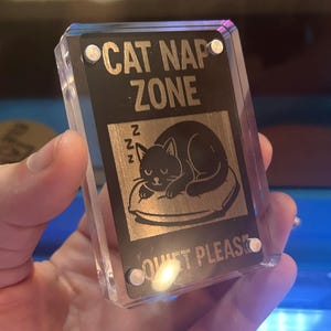 Kattenslaapzone! Metalen lasergegraveerde cadeaubon voor dierenliefhebbers, kattenfantasieën, dutje slapen, slaperig katje, leuke cadeaus onder de 20 jaar decor kunst
