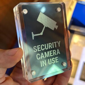 Lasergegraveerd plakkaat 'Beveiligingscamera's in gebruik', geanodiseerd aluminium, mini-shopsignalisatie, opnamesysteem werkplek Kennisgeving verkoopvloer