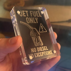 Metall Jet Nur Laser gravierte Plakette, eloxiertes Aluminium Produkt Tank Abzeichen Auswahl der Farbe, benutzerdefinierte Geschenkkarte Flugzeuge Rennautos Benzin
