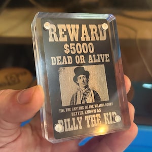 Se busca metal: Póster de recompensa de Billy The Kid, tarjeta de regalo de aluminio anodizado grabada con láser, folclore estadounidense, historia, pistolero infame