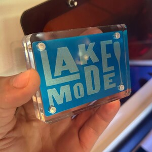 **MODO LAGO** de metal, grabado láser con pantalla acrílica, acogedora comodidad, tiempo en el lago, paseos en bote, casa de vacaciones, centro turístico de natación, regalos lindos