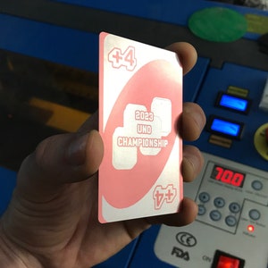 Cartões de visita personalizados em metal ouro rosa, lembrança personalizada gravada a laser com cantos arredondados / serviço de gravação simples ou dupla face