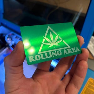 Metall "ROLLING AREA" Laser gravierte Placard, optional Vitrine, Stoner Geschenkkarte Neuheit Andenken Enthusiast Herbal 420 Plant Ganja Art