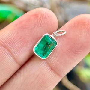 Smaragd Anhänger 6 x 8 mm, Mai Birthstone Anhänger, 925 Silber, Massives 14K 18K Gold, Grüner Edelstein Ketten Anhänger, Zierlicher Schmuck