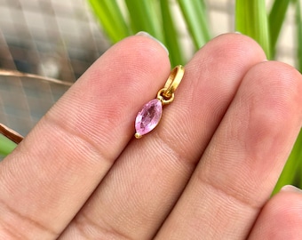ラボグロウンピンクサファイア マーキーズカットチャーム 4 x 8 mm – 9月の誕生石 – ブラッシュピンク – 14K/18Kシルバー – 彼女へのギフト ミニマリストジュエリーチャーム