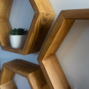 Large Hexagon Shelf, 1 unit, Floating shelves, hexagon shelves, honeycomb
