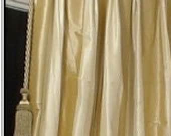 Cortinas de tafetán de seda color oro/marfil: forradas de algodón con entretela de franela – Brillo suntuoso.