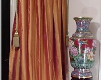 Cortinas de tafetán de seda color terracota: Forradas en algodón, con entretela de franela de algodón.