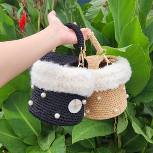 Beginner Crochet Bag Kit – Luxury Fur Tote with Leather Base (Video & PDF Tutorial)