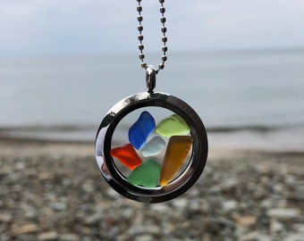 Beautiful necklace for beachcombers / Hostess gift /  Mother&#39;s Day Gift / Beach glass pendant / Sea glass necklace / Unique contents