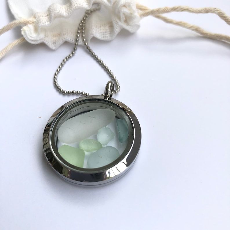 Beautiful necklace for beachcombers / Hostess gift / Mother's Day Gift / Beach glass pendant / Sea glass necklace / Unique contents image 3