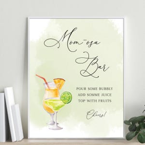 Könnte beinhalten: Ein druckbares Schild für eine Mimosa-Bar mit einer Aquarell-Illustration von zwei Cocktails. Das Schild lautet "Mimosa-Bar" und enthält die Anweisungen: "Gießen Sie etwas Sekt ein, fügen Sie etwas Saft hinzu, garnieren Sie mit Früchten. Prost!"