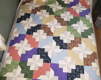 Colorful pinwheel quilt