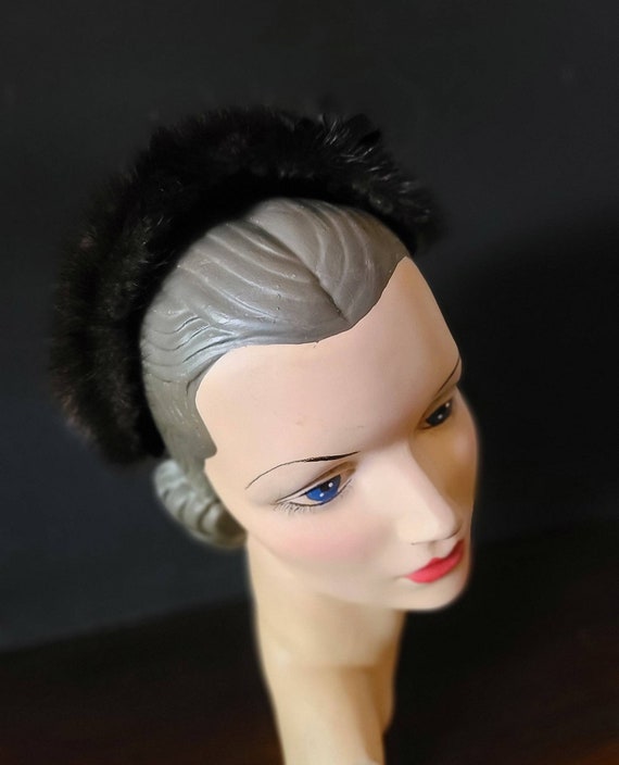 1930's 40's Black Velvet Calot Mink Fur Trim Halo… - image 10