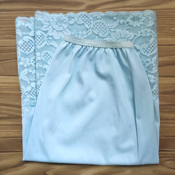 Blue Half Slip Lace Inset Hem Vanity Fair Size PETITE 6-8 Tricot Nylon Made in USA Excellent Condition