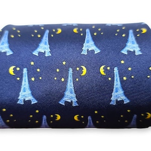 Cravate en SOIE fabriquée en France Tour Eiffel Bleu nuit Jaune Ciel étoilé Lune Création Exclusivité