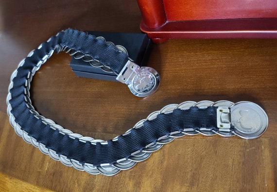 Queen Elizabeth Silver Medallion Stretch Belt Elizabeth II  display picture 1