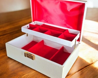 1950s 60s Buxton Jewelry Box, Mid Century Jewelry Storage, Vintage Vanity Decor Made in U.S.A. Very Good Vintage Condition