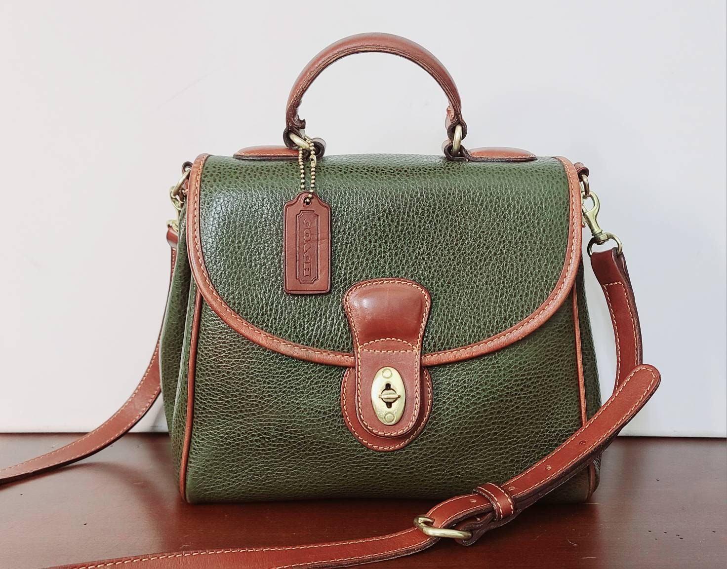 1980s Coach Sheridan Monticello 0051 313 Bag Mayfield Green 1980s Coach Sheridan Monticello 0051 313 Bag Mayfield Green