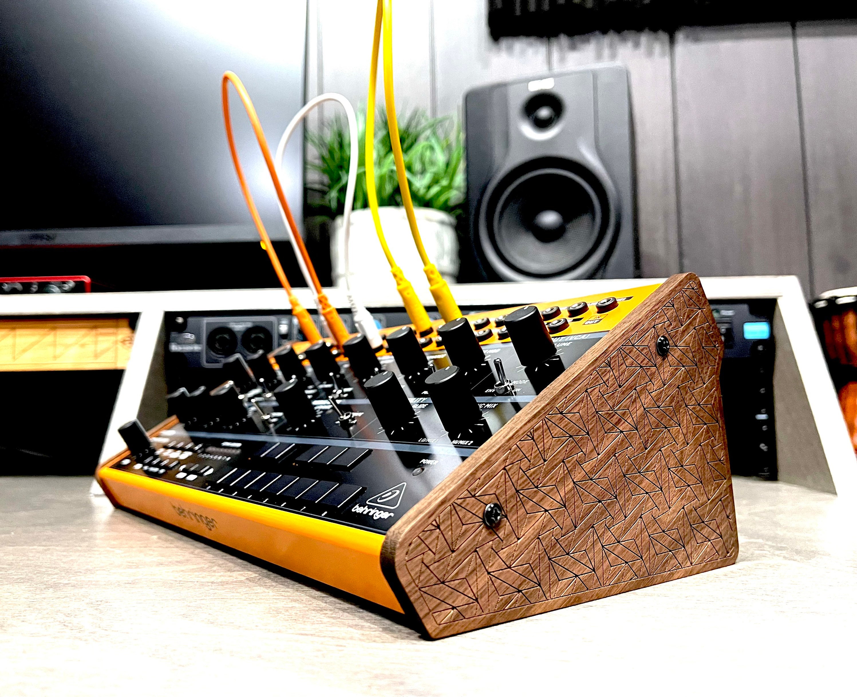 [箱付/動作品]Behringer CRAVE Behringer Crave Semi-Modular Synthesizer - Vintage King