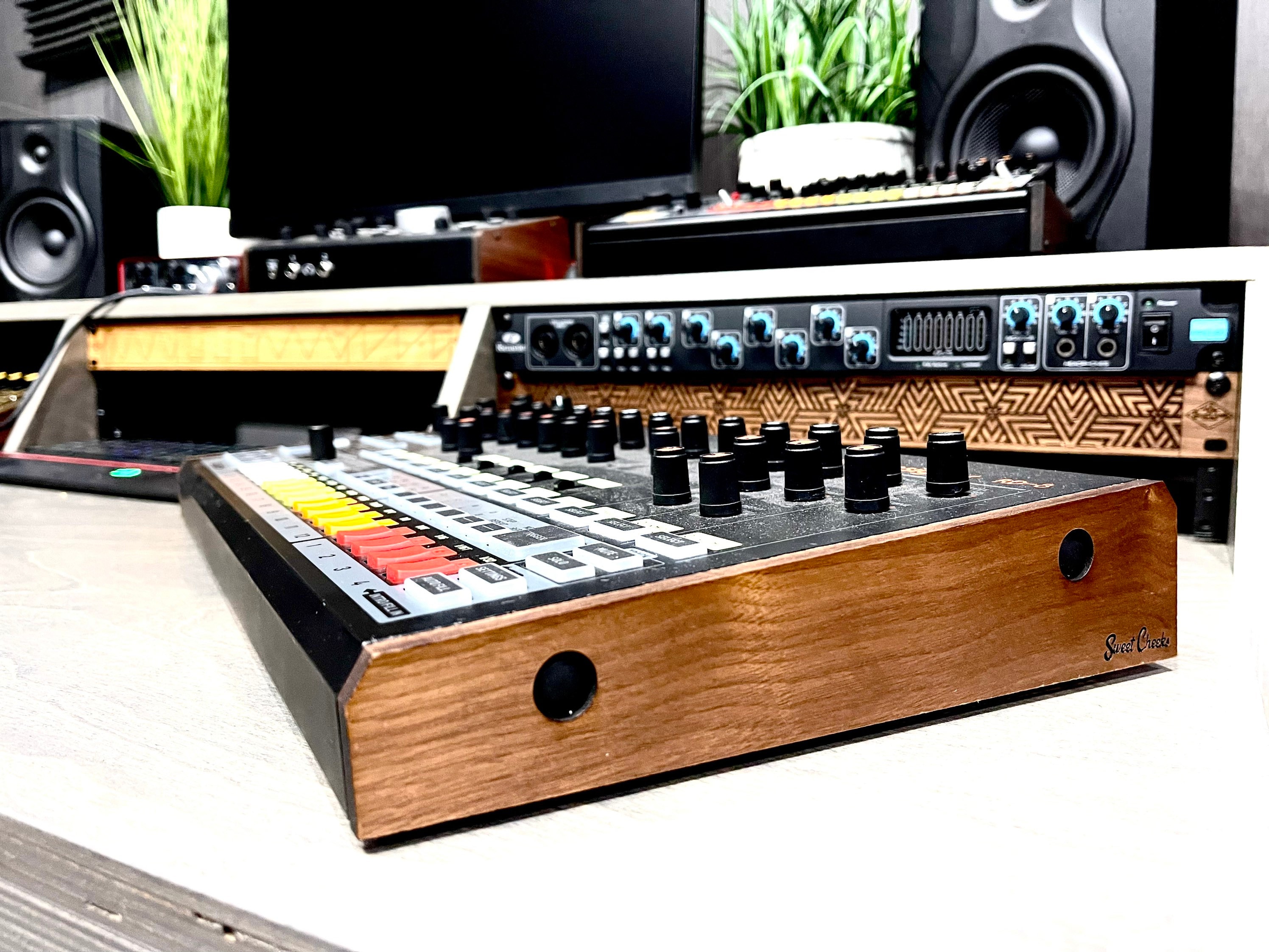 rd-8 behringer ほぼ未使用品　正規品 Behringer RD8 Solid Walnut Wood Cheeks - Etsy