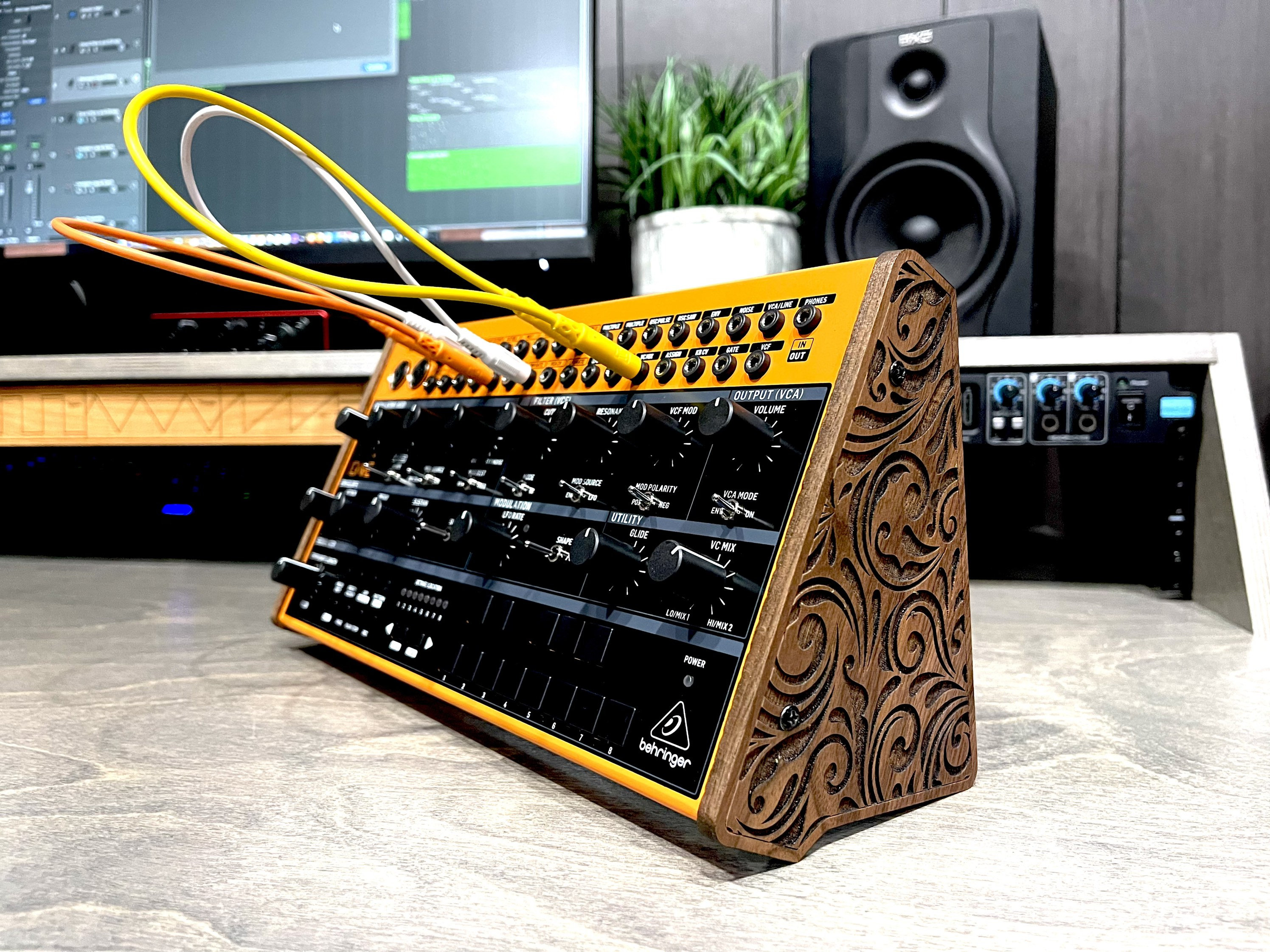 Behringer Crave Stand Solid Walnut 2 Positions. - Etsy