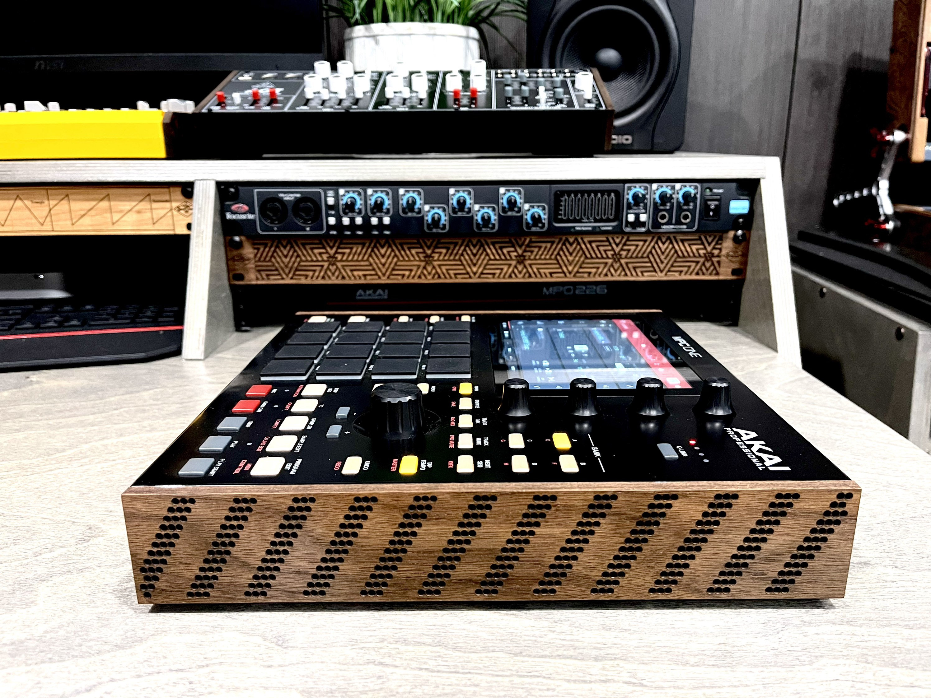 Akai MPC ONE Ventilated Wood Cheeks Walnut - Etsy