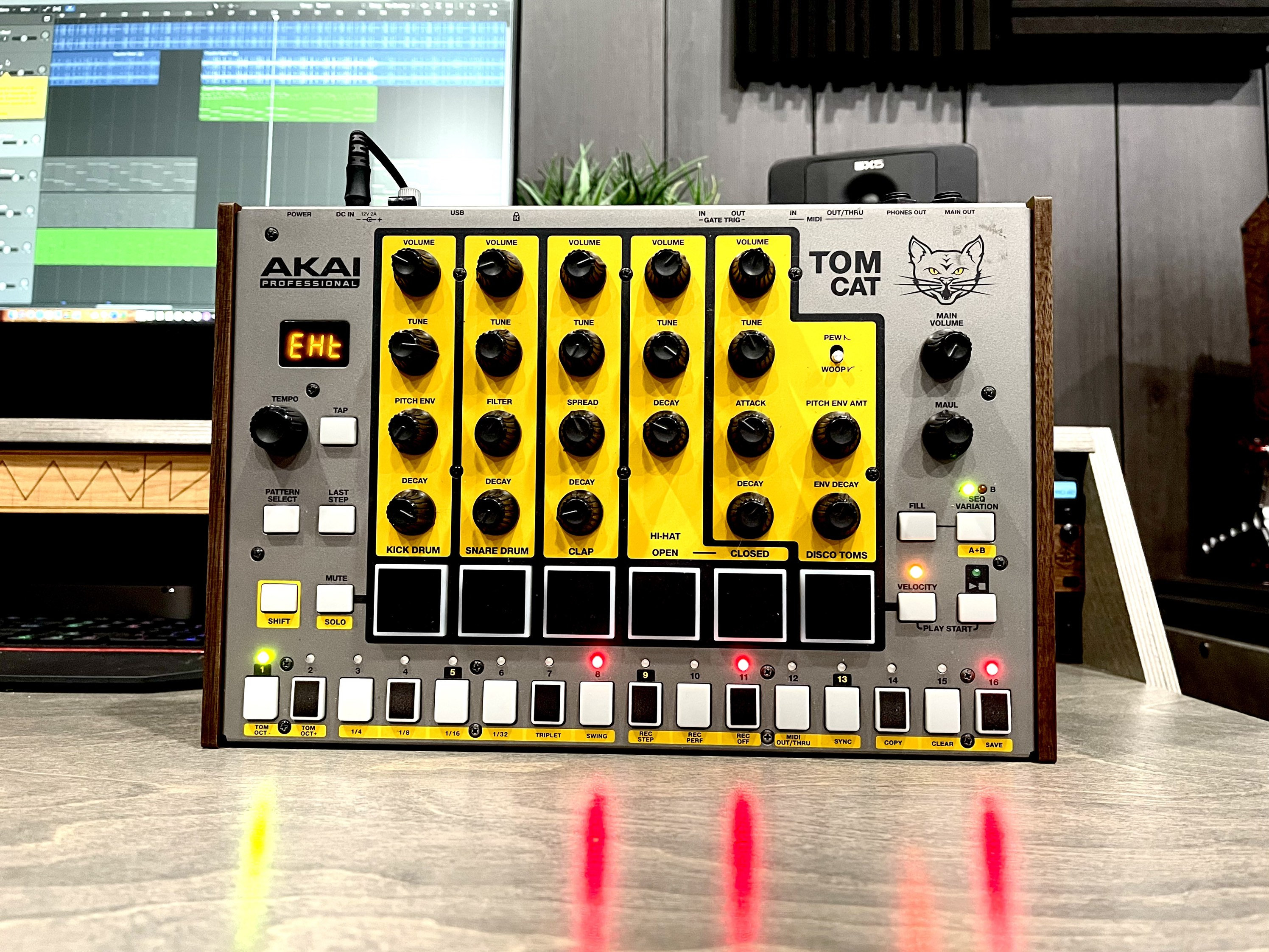 AKAI Tomcat Drum Machine Custom Wood Cheeks - Etsy