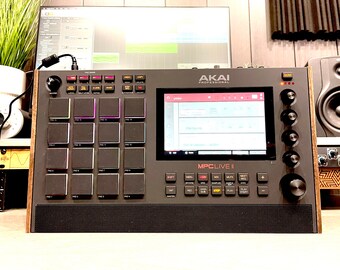 N*u様 AKAI MPC LIVE II MPC Live II with Built-In Monitors | Akai Pro