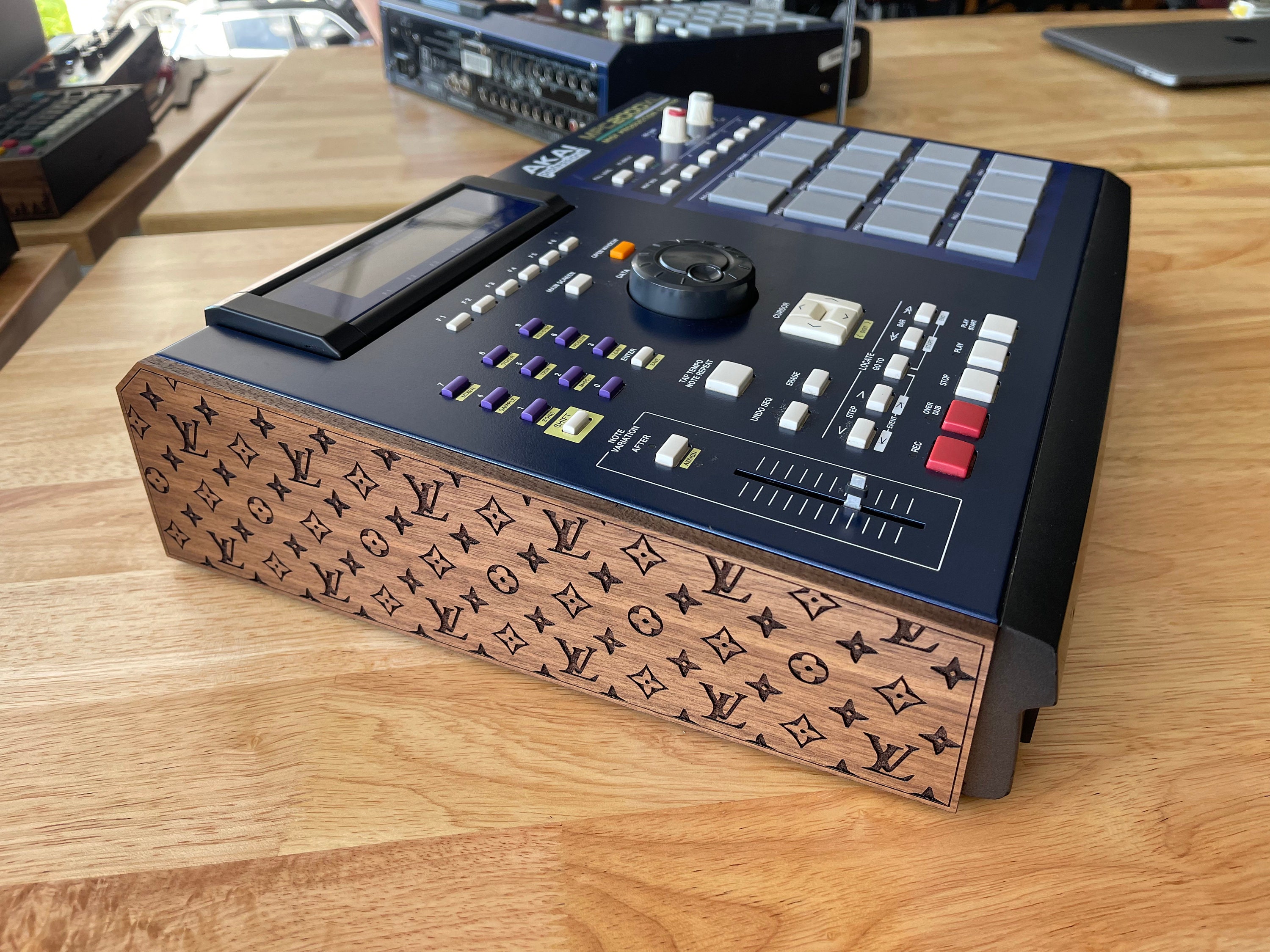 AKAI MPC2000XL Custom Print Solid Walnut Wood Cheeks - Etsy AKAI MPC2000XL Custom Print Solid Walnut Wood Cheeks - Etsy