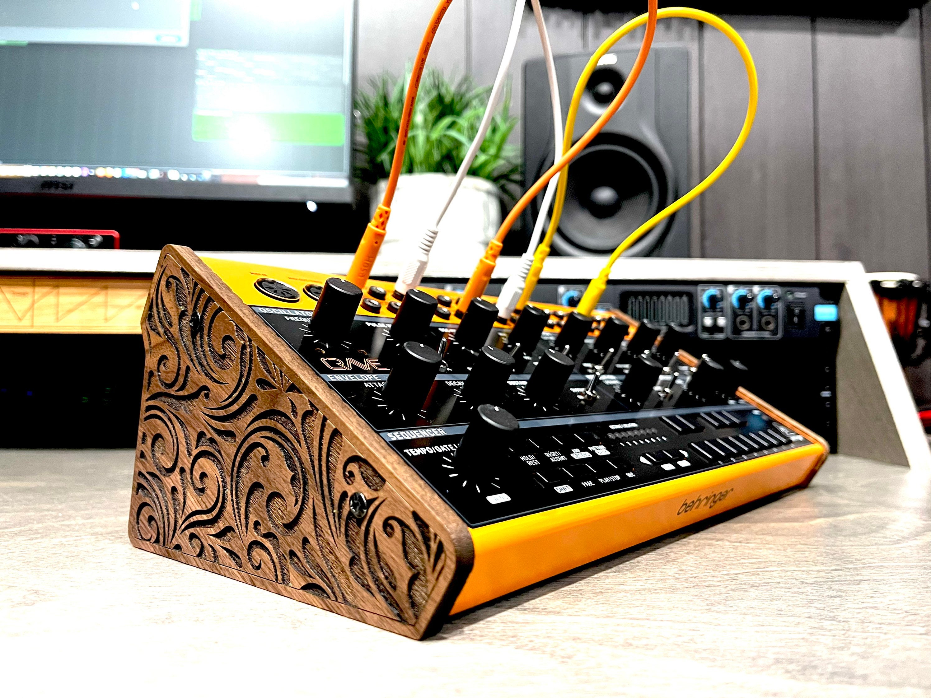 Behringer Crave スタンド ソリッド ウォルナット 2 ポジション