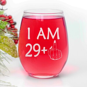 Regalos de cumpleaños número 30 para ella - Copa de vino sin tallo de 15 oz - Decoraciones de cumpleaños número 30 para mujeres - Cumpleaños sucio - Regalos de cumpleaños de 30 años
