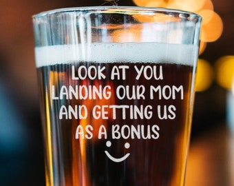 Look At You Landing Our Mom And Getting Us As A Bonus - Funny Step Dad Father&#39;s Day Gift, Special Gift Idea For Bonus Dad, Best Stepfather