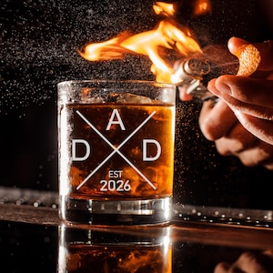 New Dad Whisky Glas - Zum ersten Mal Papa - Geschenk für Papa - Papa hergestellt kundenspezifisch - personalisierte Papa Geschenke - 2021, 2022, 2023, 2024, 2025 Bild 5