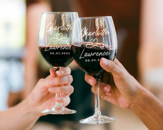 Set of 2 Personalized Engraved Wine Glasses, Monogram Anniversary Couple Wine Glasses, Custom Wedding Toasting Wine Glass, Housewarming Gift