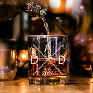 New Dad Whisky Glas - Zum ersten Mal Papa - Geschenk für Papa - Papa hergestellt kundenspezifisch - personalisierte Papa Geschenke - 2021, 2022, 2023, 2024, 2025 Bild 6