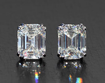 Grosses boucles d'oreilles en diamants haute teneur en carbone taille émeraude. Superbes clous d'oreilles en argent sterling 925 8A CZ.