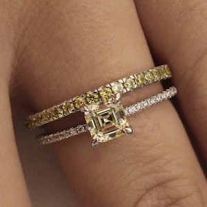 Champagne yellow rings set. Sterling silver 925 rings with light yellow high carbon diamonds. Rings with light yellow and whine stones.