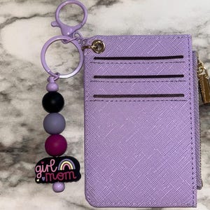 Llavero de pulsera morado personalizado con dije "Girl Mom" / Llavero de pulsera personalizado / Regalo para mamá / Elegante y funcional