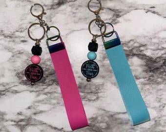 Porte-clés personnalisé Faith Over Fear : bracelet à breloques personnalisé